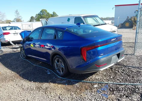 2025 Kia K4 Lxs z USA, uszkodzony, nr VIN 3KPFT4DE0SE145158